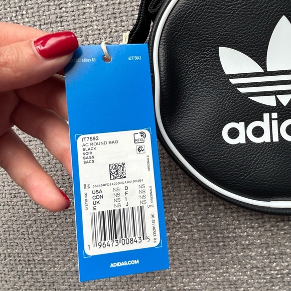 BNWT Adidas Originals Classic Round Crossbody Bag - Black - Picture 7 of 15